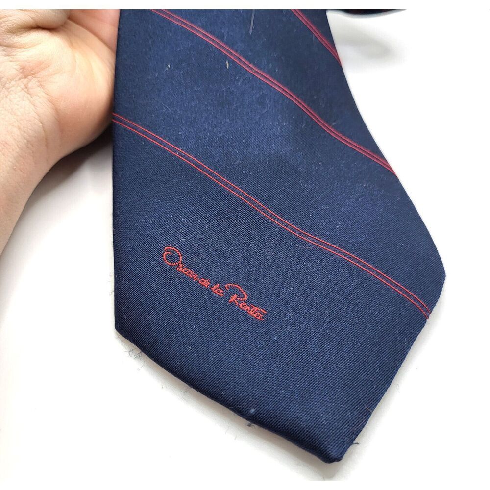 Oscar De La Renta Vintage Men’s Silk Tie Classic Designer Striped Necktie Blue